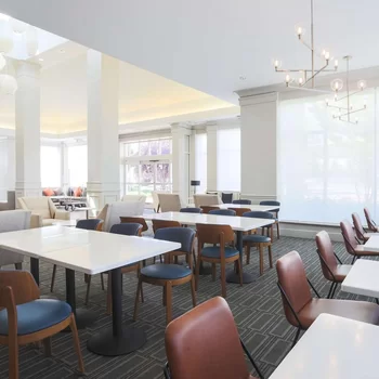 奧克蘭聖萊安德羅希爾頓花園酒店