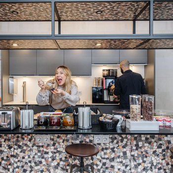 阿德吉奧阿克瑟斯漢堡公寓酒店