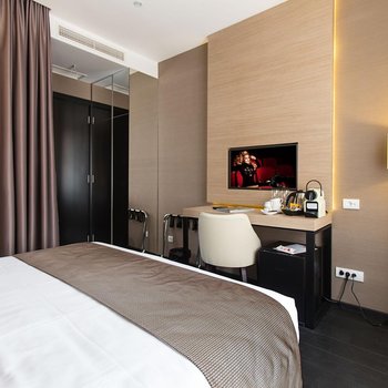 Dominic Smart & Luxury Suites - Republic Square