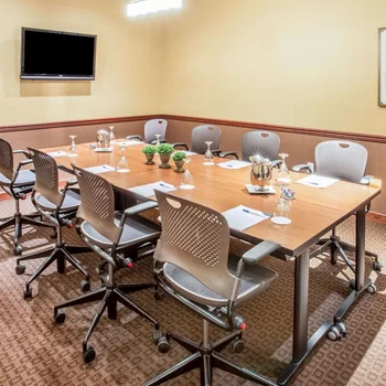 Sonesta Milwaukee West Wauwatosa