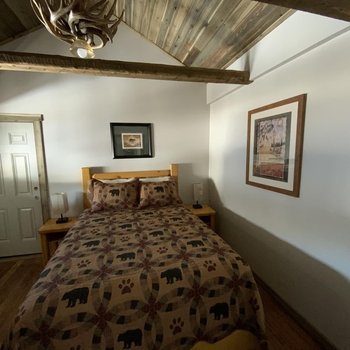 Island Park Lodge