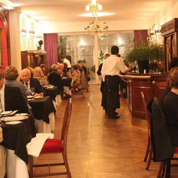 弗朗西絲酒店及俱樂部