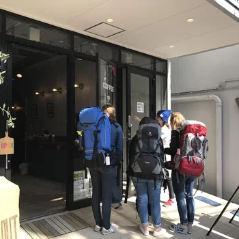 奇魯魯咖啡廳&青年旅館