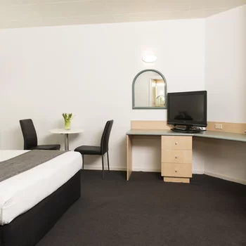 Adelaide Riviera Hotel