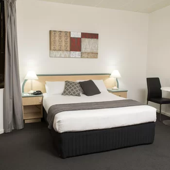 Adelaide Riviera Hotel