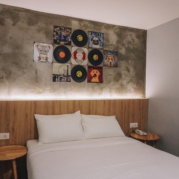 Hotel CIQ, Jalan Trus