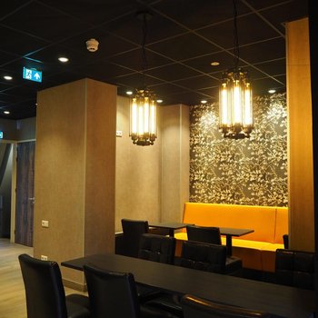 Blossoms City Hotel