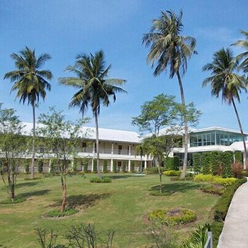 Suwan Driving Range and Resort