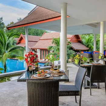 奈陽海灘度假村