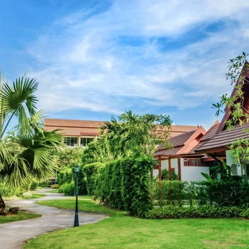 奈陽海灘度假村