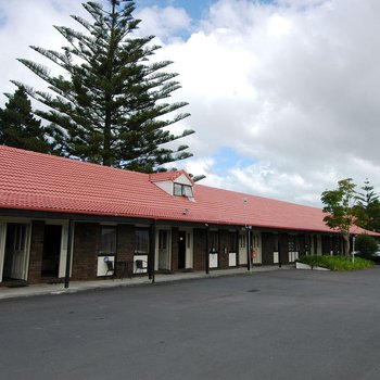 Airport Manor Inn