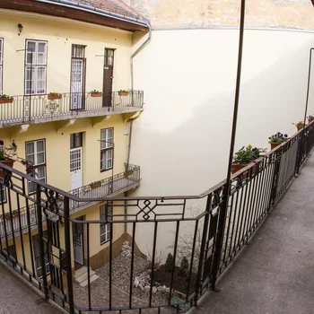 Central Hotel 21 and Apartments