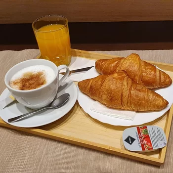 Central Hotel 21 and Apartments