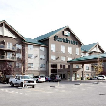 卡爾加里西套房桑德曼酒店