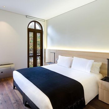 普尼克美術宮酒店