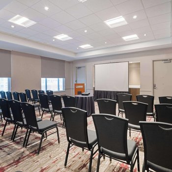 Hilton Garden Inn Chicago Downtown/Magnificent Mile