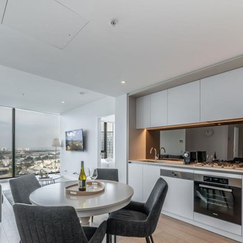 Melbourne Private Apartments - Collins Wharf Waterfront, Docklands