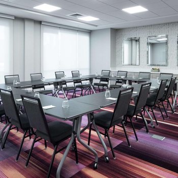 佛羅里達奧蘭多機場希爾頓惠庭套房酒店