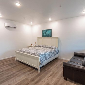 Hurricane Hideaway Lodging