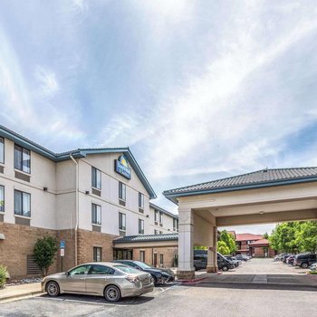 Days Inn & Suites by Wyndham Denver International Airport