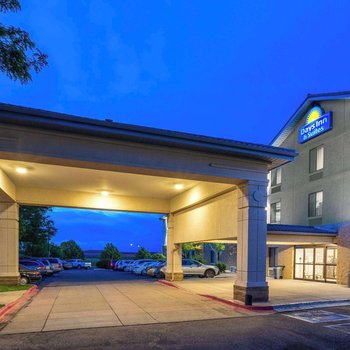 Days Inn & Suites by Wyndham Denver International Airport