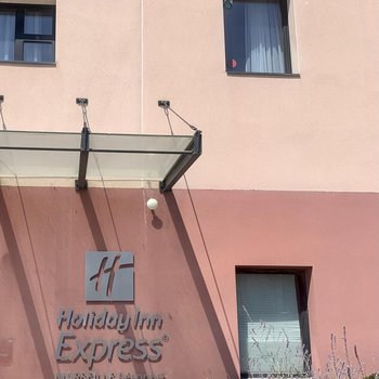 Holiday Inn Express Marseille Airport