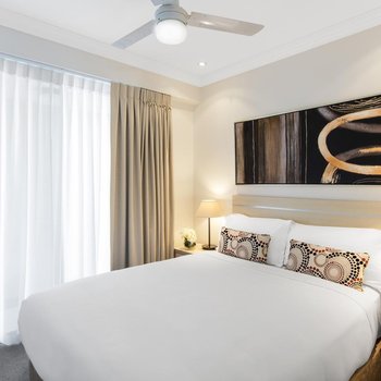 Oaks Brisbane Mews Suites