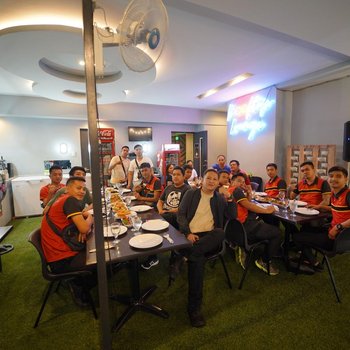 Arzo Hotel Premier