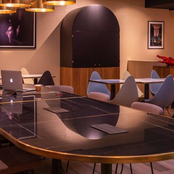 金色鬱金香諾阿伊劇院酒店