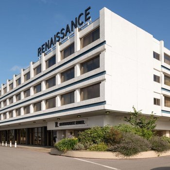 Renaissance London Heathrow Hotel