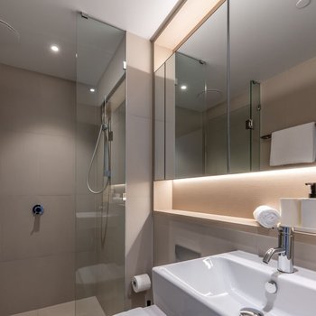 Melbourne Private Apartments - Collins Wharf Waterfront, Docklands