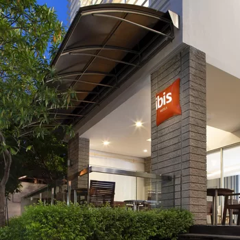 曼谷沙吞宜必思酒店