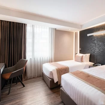 是隆阿斯皮拉寶石中心酒店