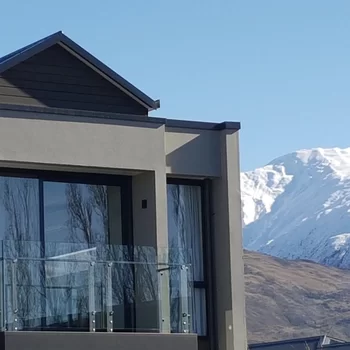 瓦娜卡湖西方平原汽車旅館