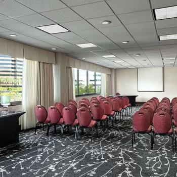 索內斯塔歐文約翰韋恩機場酒店