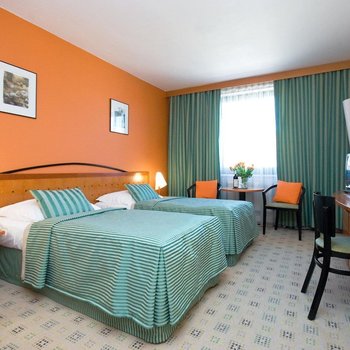 Expo Hotel