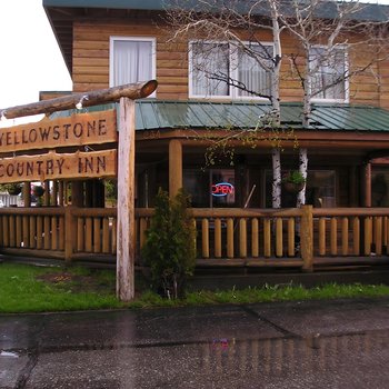 Yellowstone Country Inn