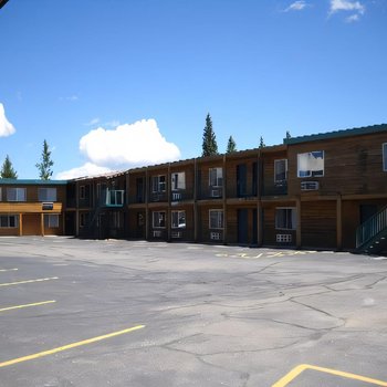 Yellowstone Country Inn