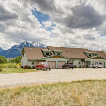 Montana Vacation Rental 32 Mi to Yellowstone!