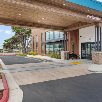 莫羅灣歡朋酒店