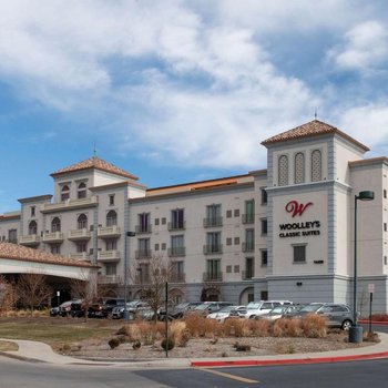 Woolley's Classic Suites Denver Airport