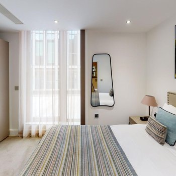 編年史超級城市公寓酒店