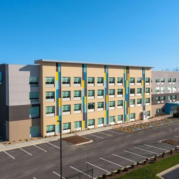 Tru by Hilton Naperville Chicago