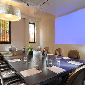 嘉年華皇宮酒店