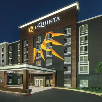 La Quinta Inn & Suites by Wyndham San Antonio Downtown
