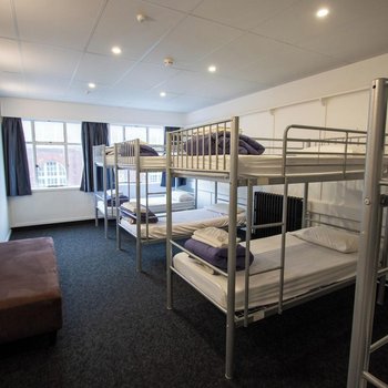 Hotel Waterloo & Backpackers