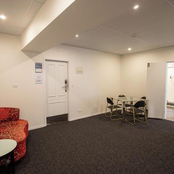 Hotel Waterloo & Backpackers