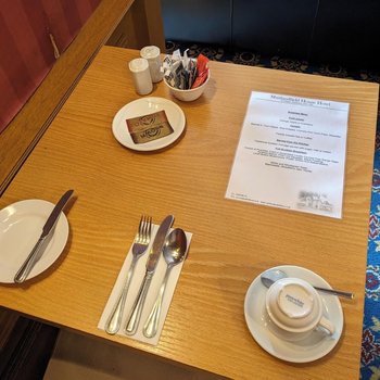 麥特蘭菲爾德之家酒店