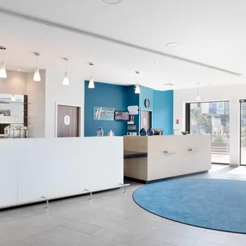 Holiday Inn Express Marseille Airport