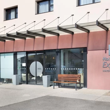 Holiday Inn Express Marseille Airport